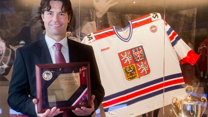 Robert Lang vstoupil do Síně slávy českého hokeje.