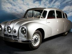 Tatra T87: 1936 - 1950, vyrobeno 3023 ks, osmdesátsedmička se celosvětově proslavila zejména cestami Jiřího Hanzelky a Miroslava Zikmunda, kteří v seriovém, neupraveném voze T87 pocestovali celý svět.