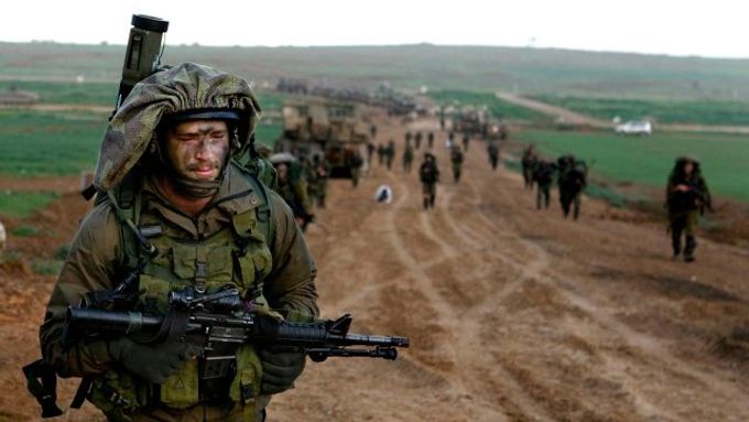 Izraelští vojáci se vracejí z Gazy