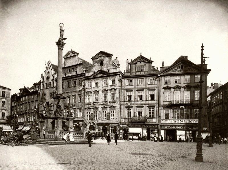 Výročí stržení Mariánského sloupu v roce 1918