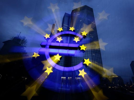 Žádost o euro může být zamítnuta Znak eura před Evropskou centrální bankou