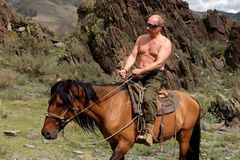 Rváč Putin ukazuje Západu bicepsy: Se mnou si nezahrávejte