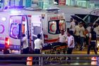 Teroristé znovu útočili na velké mezinárodní letiště. V Istanbulu zabili 36 lidí, Turci viní IS