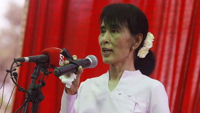 Do Aun Schan Su Ťij na tiskové konferenci slíbila, že nic nevzdá.
