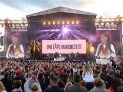 Při benefičním koncertu One Love Manchester.