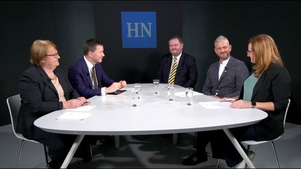 Ústavy jsou jen špička ledovce. Péče o seniory bude stále vzácnější službou