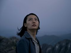 Problém tří těles je momentálně nejsledovanějším seriálem na českém Netflixu. Zine Tseng v něm hraje mladou Jie Wen-ťie.