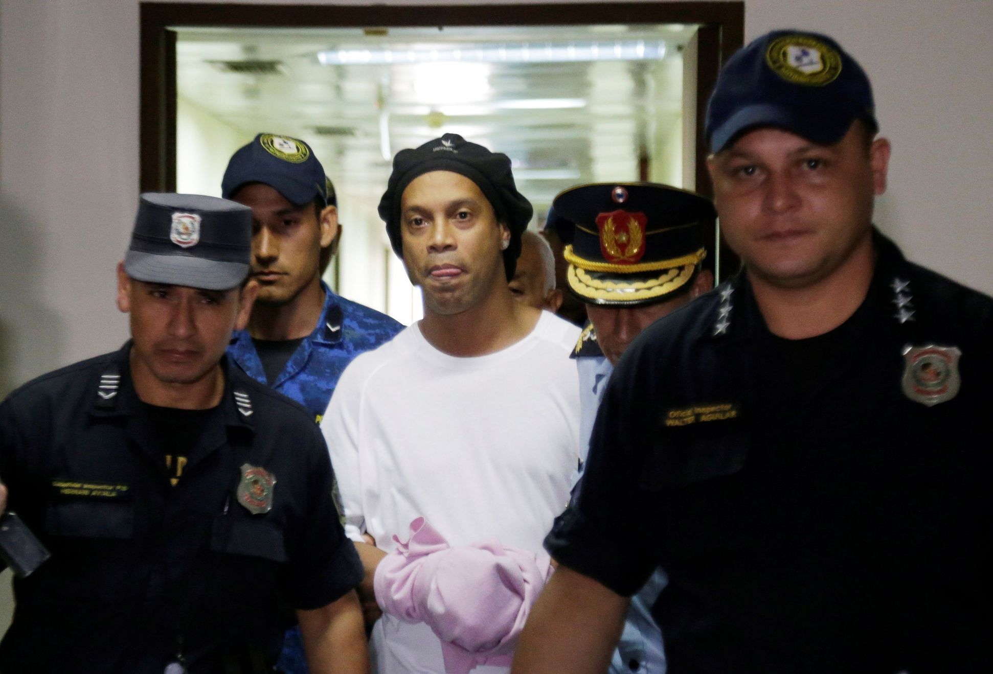 Bývalý fotbalista Ronaldinho ve vazbě v Paraguayi (2020)
