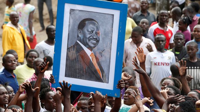 Povolební protesty z Keni. Na snímku opoziční kandidát na prezidenta Raila Odinga.
