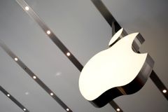 Babiš naznačil otevření prvního Apple Store v Česku. Ministerstvo o tom ale neví