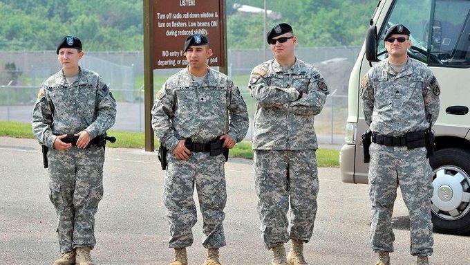 Americká armáda vyřazuje barety. Je v nich vedro a špatně padnou