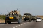 Evropa bedlivě sleduje ruské ozbrojence i podivnou pomoc