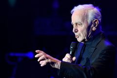 Zemřel slavný šansoniér Aznavour, ještě před půlrokem vyprodal sál v Praze