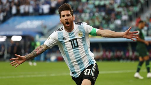 MS ve fotbale 2018: Messi slaví gól Argentiny proti Nigérii.