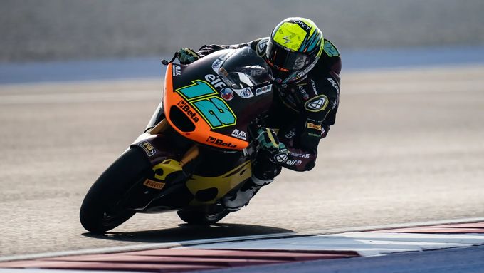 Filip Salač na motocyklu Moto2 ELF Marc VDS Racing Teamu ve VC Kataru 2024
