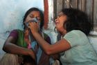 Indické děti vypily ve škole jedovatou vodu