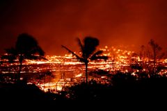 Láva na Havaji zablokovala dálnici, erupce sopky Kilauea už zranila jednoho muže