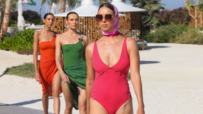 Red Sea Fashion Week přehlídka plavky saúdská arábie