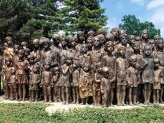 Památník dětských obětí největšího nacistického masakru na českém obyvatelstvu.