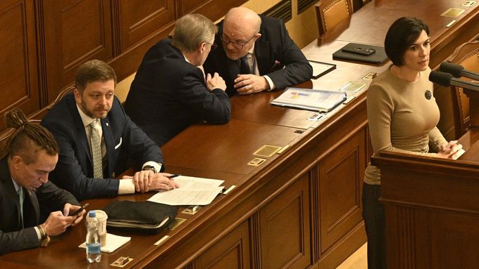 Mimořádná schůze Sněmovny ke koaličnímu návrhu na zavedení možnosti korespondenční volby pro Čechy žijící v zahraničí, 17. ledna 2024, Praha.