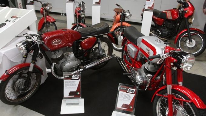 Sbírka motocyklů českého původu vyráběných v cizině