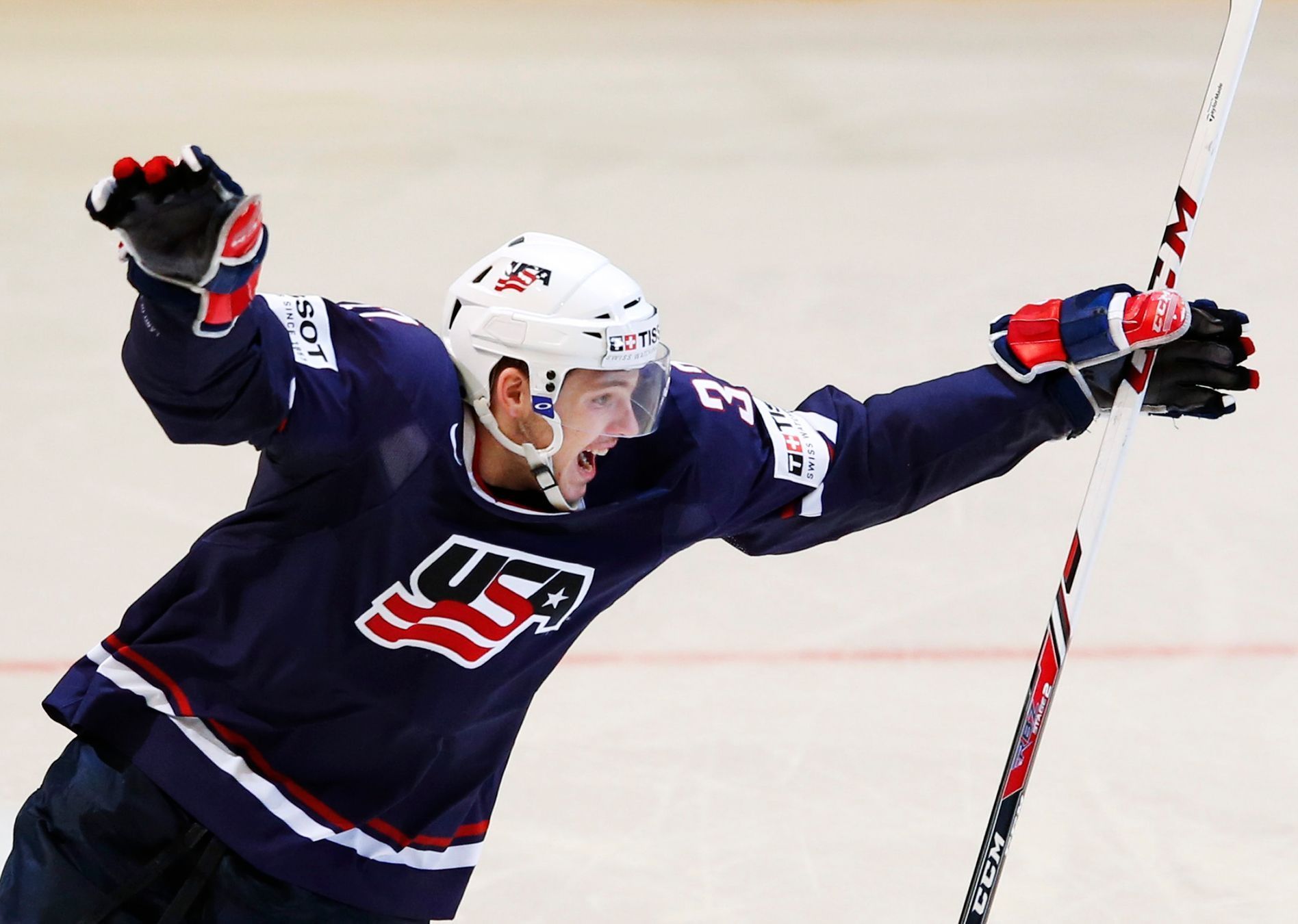 Hokej, MS 2013, USA - Finsko: Alex Galchenyuk slaví vítězný nájezd