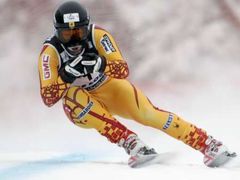 Kanadský lyžař John Kucera si dojel pro vítězství v SuperG ve Světovém poháru v Lake Louise.