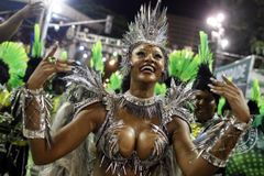 Brazilský karneval, virus zika a neviditelná krize