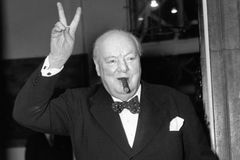 Nedokouřený doutník Winstona Churchilla se prodal v internetové aukci za 263 tisíc korun