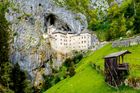 A tohle jsou další nejkrásnější hrady světa podle CNN. Predjamský hrad, Slovinsko.