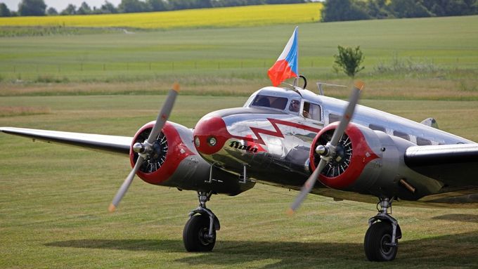 Obrazem: Baťův letoun se po 76 letech vrátil do Česka
