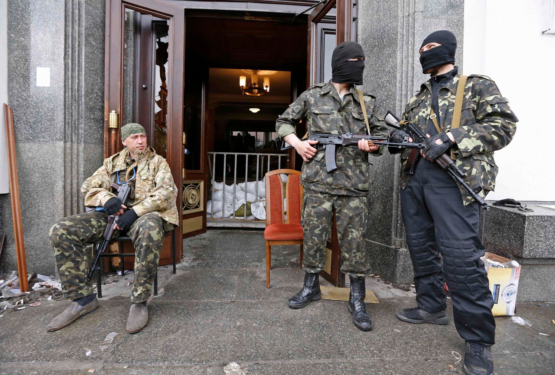 Ukrajina - Luhansk - separatisté - ozbrojenci