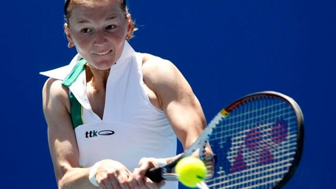 Renata Voráčová prohrála v prvním kole Australian Open s Shahar Peerovou z Izraele ve třech setech.