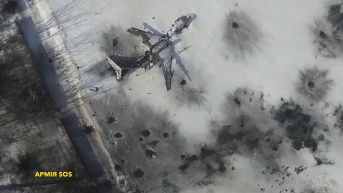 Snímek doněckého letiště, jak ho pořídil dron.