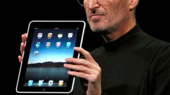 Nový iPad má jedno ovládací tlačítko a dotykovou klávesnici na displeji. Připomíná mobil iPhone ve zvětšené podobě.