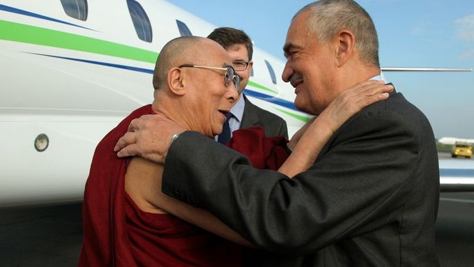 Čirý dalajlamismus, přátelé