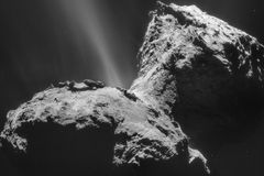Kyslík na kometě vědce překvapil. Jdeme až k jádru pudla, říká astronom