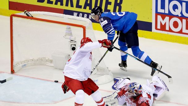 Kaapo Kakko v zápase s Dánskem na MS 2019