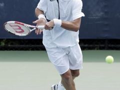 Český juniorský tenista Dušan Lojda ve finále juniorky US Open, které vyhrál nad Kanaďanem Polanským.