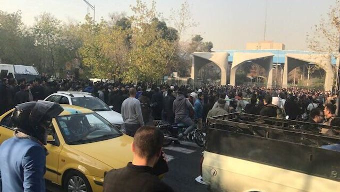 Demonstrace na podporu íránské vlády.