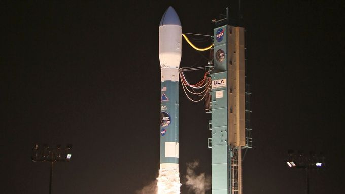 Nový satelit NASA vynesla raketa Delta II.