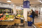 V Česku se daří hlavně menším prodejnám. Lidé si rádi připlatí za avokádo i maliny