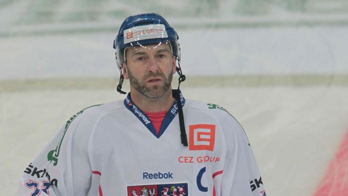 Dvaačtyřicetiletý kapitán českého týmu Petr Nedvěd rozhodl gólem ze 38. minuty o triumfu nad Finskem, který potvrdil Jaroslav Hlinka.