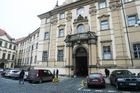 Šéfem Národní knihovny se stal bývalý vězeňský kaplan Kocanda. Nemá zkušenosti, protestují odbory