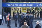 Policie kvůli batohům evakuovala část hlavního nádraží v Praze, vlaky nabraly zpoždění