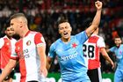 Tomáš Holeš slaví gól v zápase skupiny E EL Feyenoord - Slavia