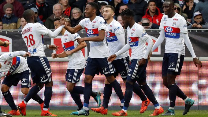 Fotbalisté Lyonu zvítězili v Amiens 2:1.