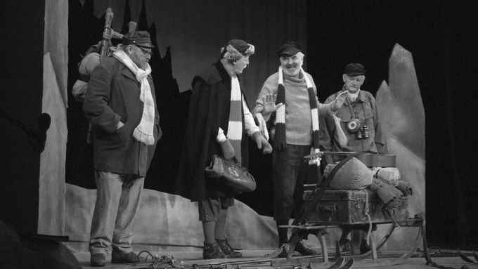 Hra Divadla Járy Cimrmana Dobytí severního pólu měla premiéru 25. října 1985.