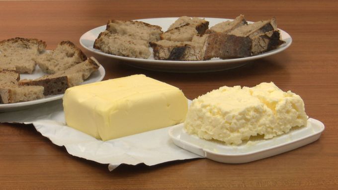 Vyzkoušeli jsme výrobu domácího másla, téměř všem ale chutnalo to kupované