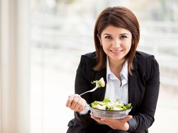 Jak správně jíst v práci? Sestavte si jídelníček podle povolání